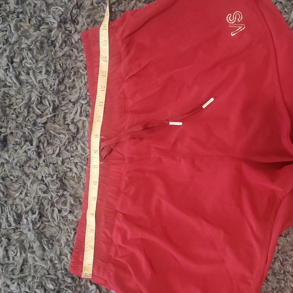 Shorts - Picture 2 of 5